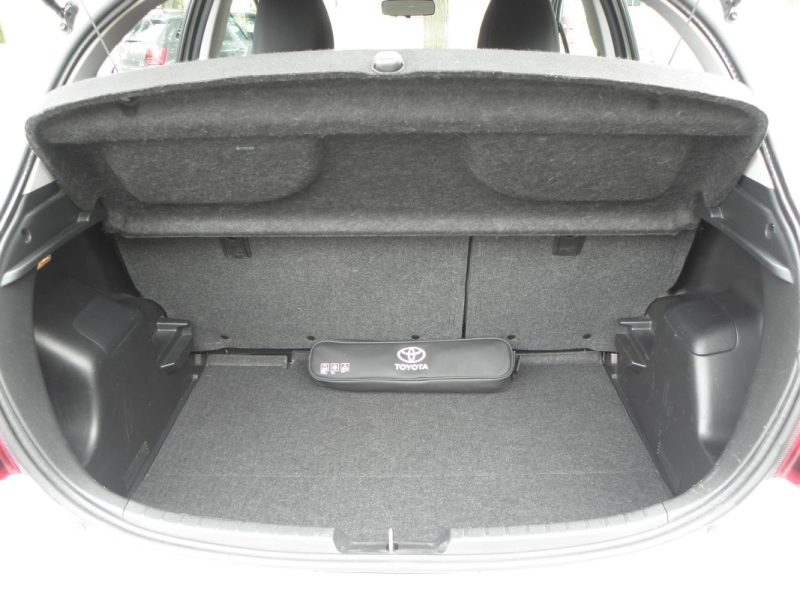 Toyota Yaris III 1.0 VVT-I 70ch Active • 2ème main • Entretien Toyota