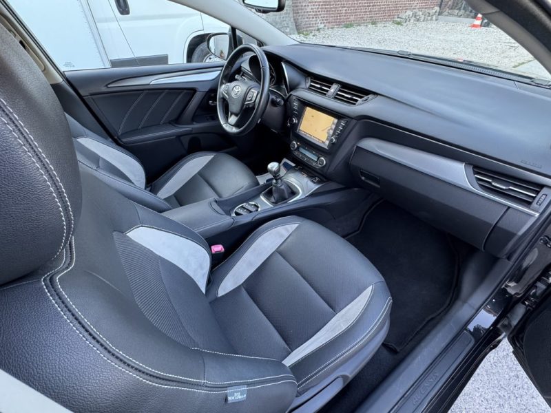 TOYOTA AVENSIS 1.6 D-4D 112Ch PACK DYNAMIC FULL OPTIONS GPS/CLIM/CUIR/CAMERA 92000KM