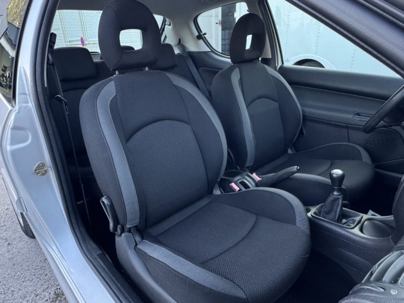 PEUGEOT 206 1.4 i 75Ch PACK X LINE 48000KM 1ER MAIN GARANTIE 6 MOIS 