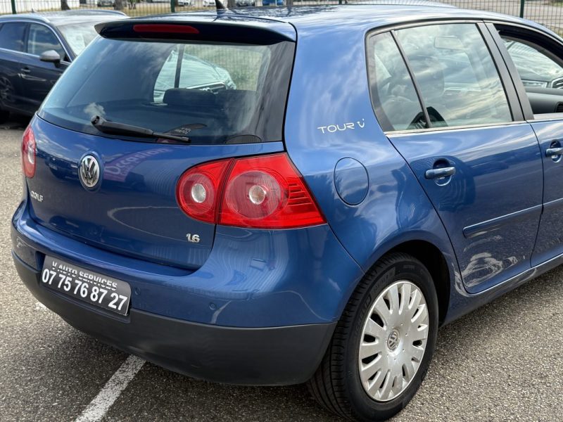 Volkswagen Golf V 1.6 102ch Confortline 5p Garantie 6 Mois