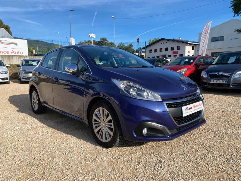 PEUGEOT 208 1.6 HDI 100CH  2017