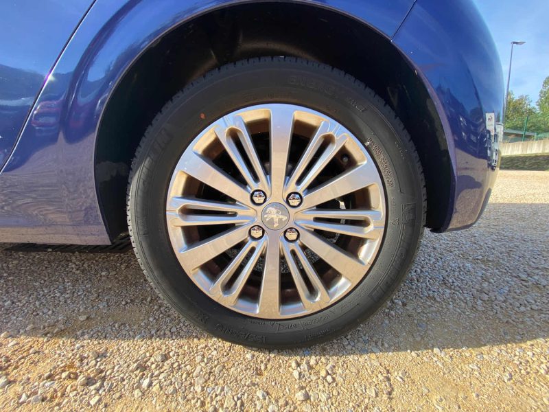 PEUGEOT 208 1.6 HDI 100CH  2017