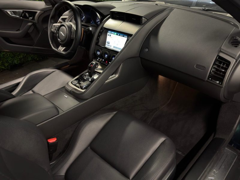 JAGUAR F-TYPE 3.0 V6 340 Cv BVA 8 - 13 700 KMS / KEYLESS / GPS TACTILE - GARANTIE 12 MOIS