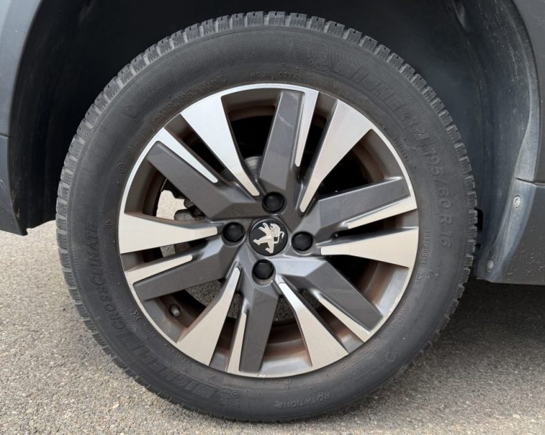 PEUGEOT 2008 1.6 BLUE HDI 120ch - ALLURE - Toit Pano - Sièges chauffants - 2018 - CAMERA 