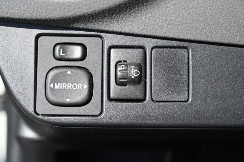 TOYOTA YARIS 1.0 VVTI 69  ACTIVE 08/2015