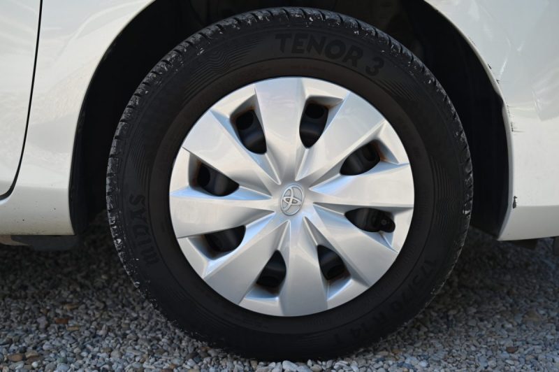 TOYOTA YARIS 1.0 VVTI 69  ACTIVE 08/2015