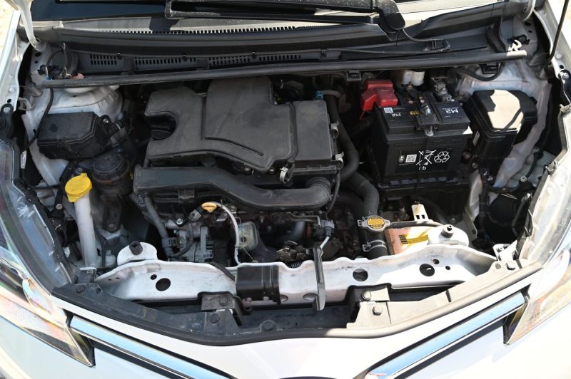 TOYOTA YARIS 1.0 VVTI 69  ACTIVE 08/2015