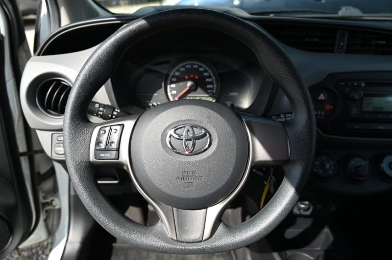TOYOTA YARIS 1.0 VVTI 69  ACTIVE 08/2015