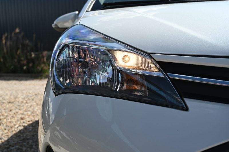 TOYOTA YARIS 1.0 VVTI 69  ACTIVE 08/2015
