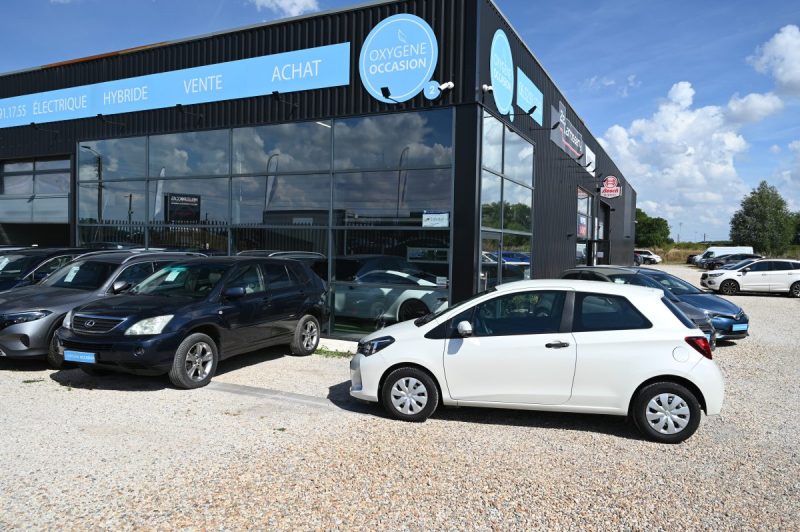TOYOTA YARIS 1.0 VVTI 69  ACTIVE 08/2015