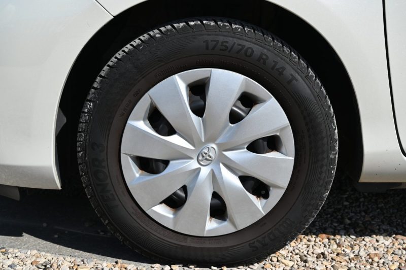 TOYOTA YARIS 1.0 VVTI 69  ACTIVE 08/2015