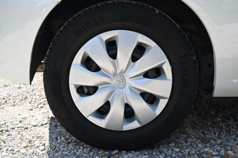 TOYOTA YARIS 1.0 VVTI 69  ACTIVE 08/2015