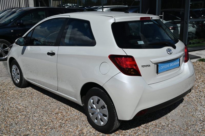 TOYOTA YARIS 1.0 VVTI 69  ACTIVE 08/2015