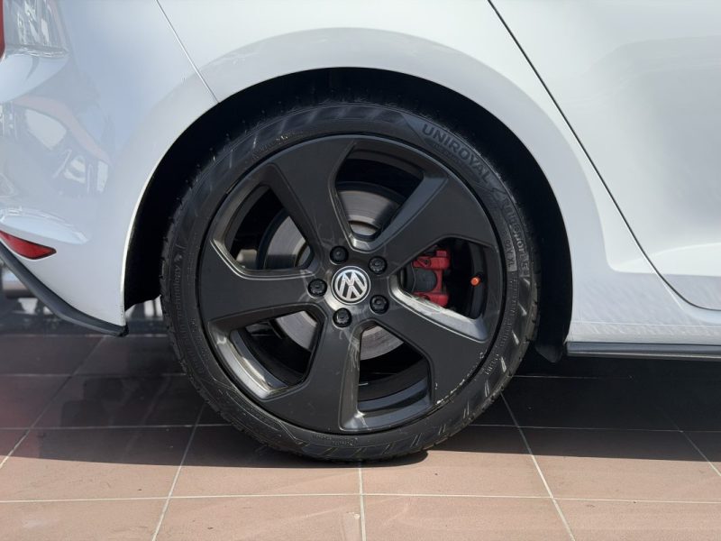 VOLKSWAGEN GOLF VII 2.0 TSI 220 GTI DSG 2014