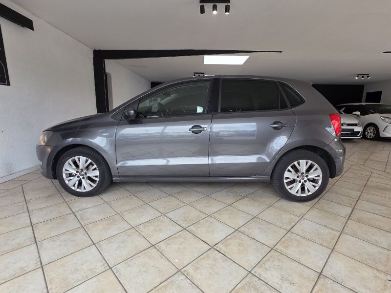 VOLKSWAGEN POLO 1.2 TSI 90CH 2013 - Révision complète - CT OK - Garantie 12 mois ou 15000km