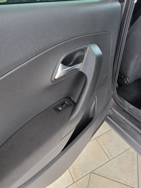 VOLKSWAGEN POLO 1.2 TSI 90CH 2013 - Révision complète - CT OK - Garantie 12 mois ou 15000km