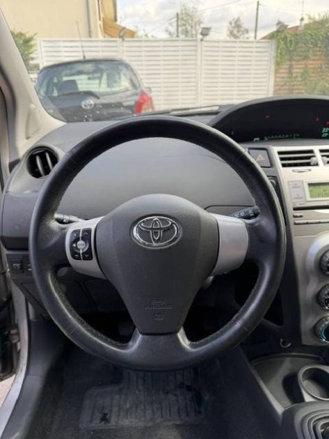 TOYOTA YARIS 1.3VVVT-ICOOL 2006 - 69 001Kms - Premier Main - Distrib ok - SUIVIT TOYOTA