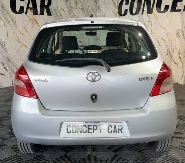 TOYOTA YARIS 1.3VVVT-ICOOL 2006 - 69 001Kms - Premier Main - Distrib ok - SUIVIT TOYOTA
