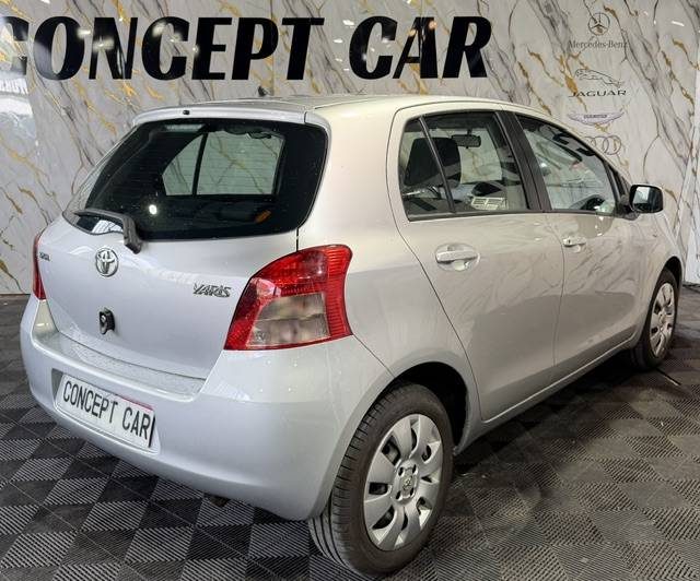 TOYOTA YARIS 1.3VVVT-ICOOL 2006 - 69 001Kms - Premier Main - Distrib ok - SUIVIT TOYOTA