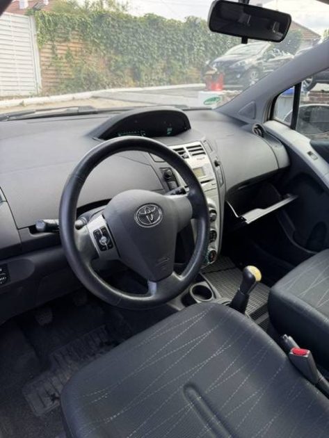 TOYOTA YARIS 1.3VVVT-ICOOL 2006 - 69 001Kms - Premier Main - Distrib ok - SUIVIT TOYOTA