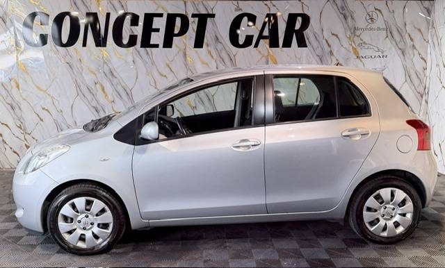 TOYOTA YARIS 1.3VVVT-ICOOL 2006 - 69 001Kms - Premier Main - Distrib ok - SUIVIT TOYOTA