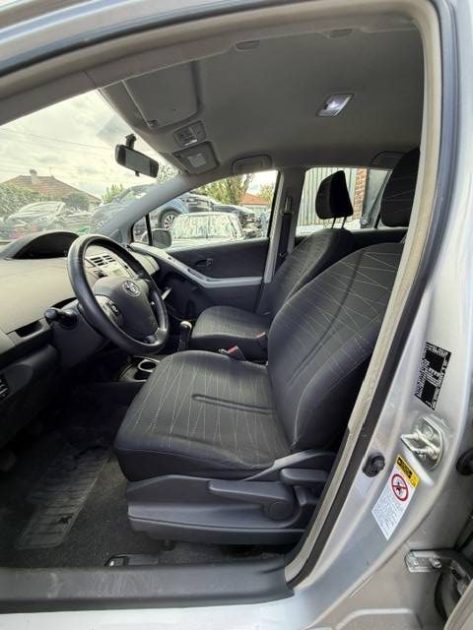 TOYOTA YARIS 1.3VVVT-ICOOL 2006 - 69 001Kms - Premier Main - Distrib ok - SUIVIT TOYOTA
