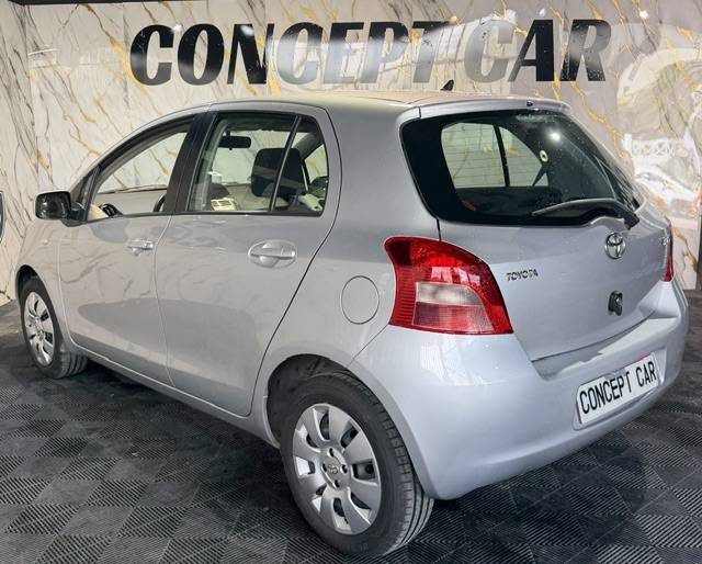TOYOTA YARIS 1.3VVVT-ICOOL 2006 - 69 001Kms - Premier Main - Distrib ok - SUIVIT TOYOTA