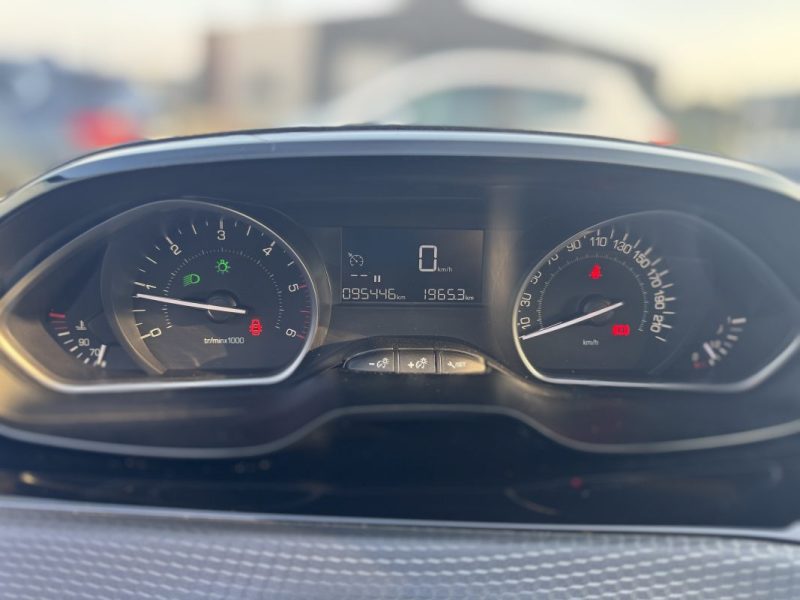 PEUGEOT 2008 1.6 BLUE HDI 100 STYLE 2018
