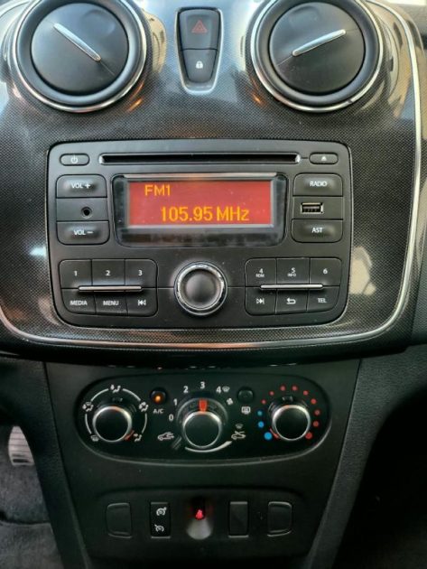 DACIA SANDERO LAUREATE 2017