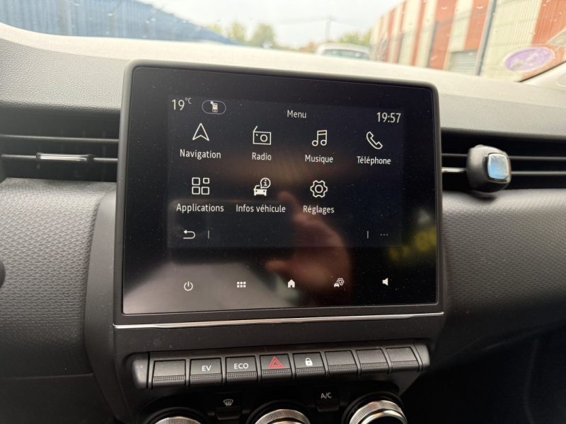 RENAULT CLIO V 1.6 E-TECH HYBRID 140CV BUSINESS BVA6 