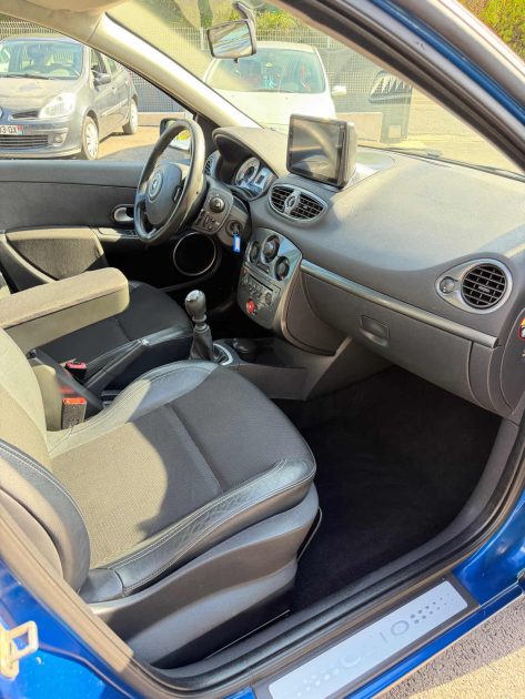 RENAULT CLIO III PRIVILEGE 2.0 16V 140 2008
