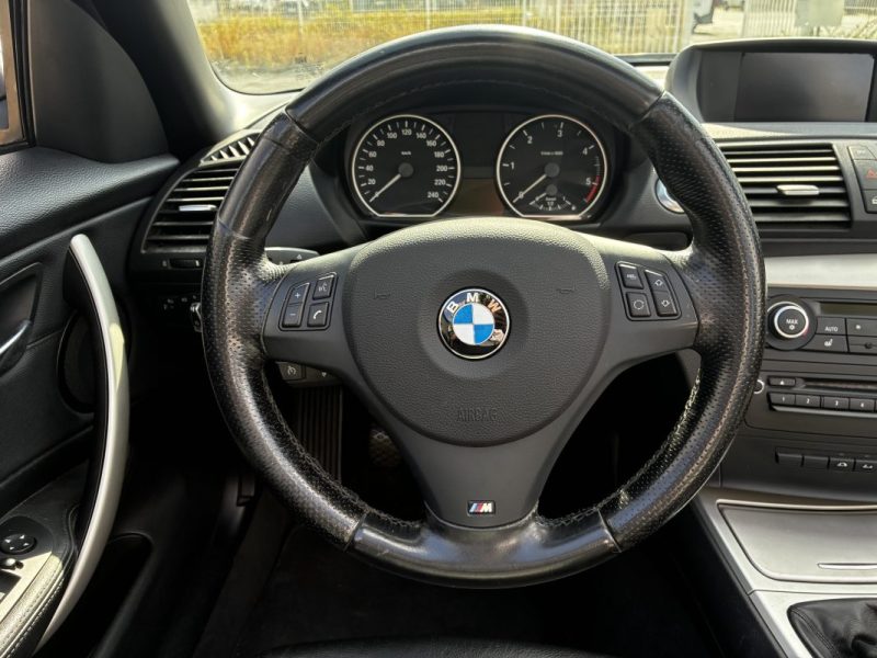 BMW SERIE 1 118D Pack M EDITION EXCLUSIVE 2011 - Garantie 12 mois 
