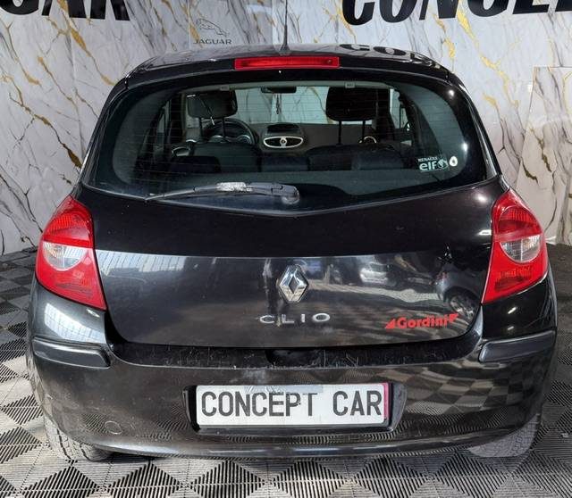 RENAULT CLIO 1 2007 - 109 262Kms - Distrib ok - Climatisation - Parfait etat 