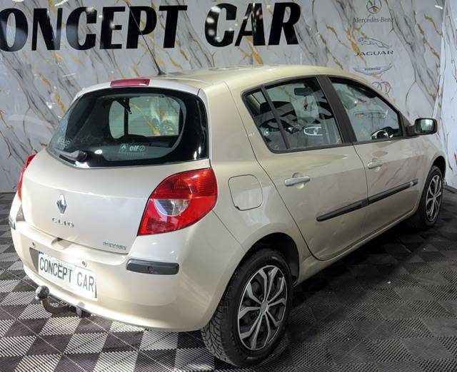 RENAULT CLIO  2006 - 134 507Kms - Distrib ok - Climatisation 