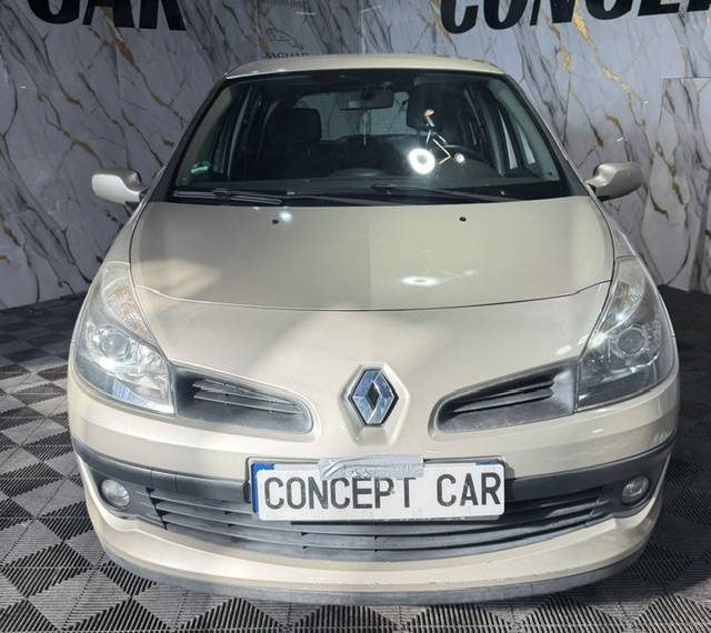 RENAULT CLIO  2006 - 134 507Kms - Distrib ok - Climatisation 