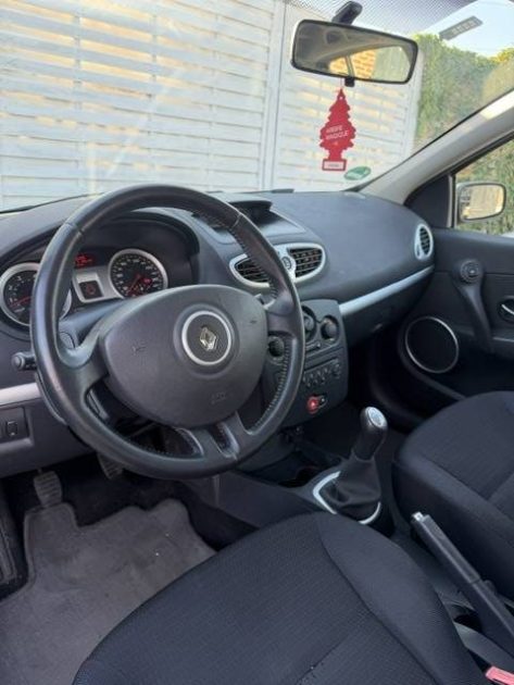 RENAULT CLIO  2006 - 134 507Kms - Distrib ok - Climatisation 