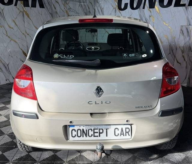 RENAULT CLIO  2006 - 134 507Kms - Distrib ok - Climatisation 