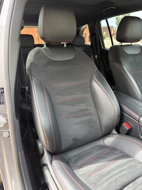 Mercedes Classe GLB 220d 2.0 AMG Line 4Matic 190ch (Toit ouvrant | Entretien Mercedes)