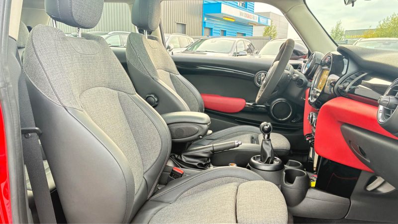 MINI COOPER S 192 CH RED HOT CHILI 