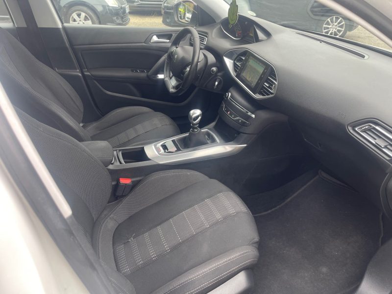 PEUGEOT 308 II 1.2 E-THP 130 ALLURE 226MKM