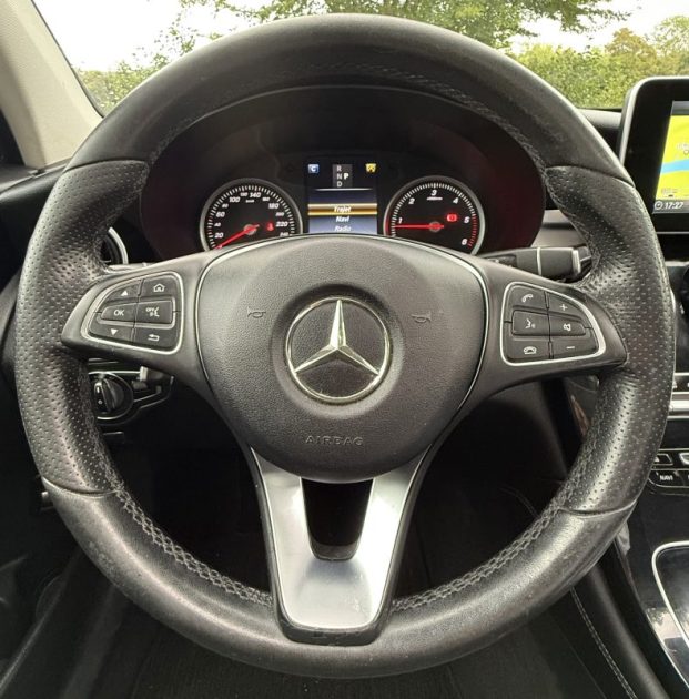 Mercedes Glc 250d Business BVA9 – (Toit Ouvrant | Sièges Électriques Chauffant) 