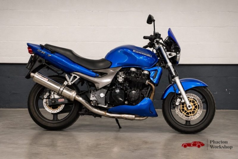 KAWASAKI ZR-7 750 – 39 106 KM – CARBURATEURS REFAITS – ÉCHAPPEMENT SCORPION