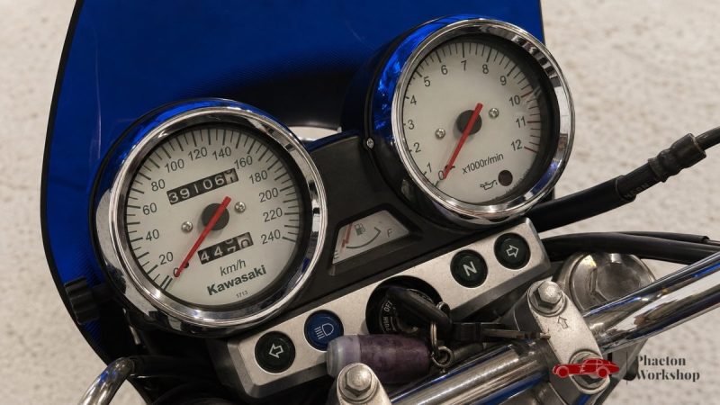 KAWASAKI ZR-7 750 – 39 106 KM – CARBURATEURS REFAITS – ÉCHAPPEMENT SCORPION