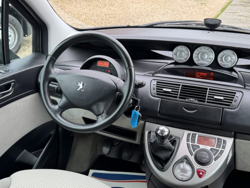 PEUGEOT 807 2.0 HDI 136Ch PACK FAMILY --32000KM-- 1er MAIN GARANTIE 6 MOIS 