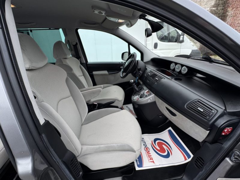 PEUGEOT 807 2.0 HDI 136Ch PACK FAMILY --32000KM-- 1er MAIN GARANTIE 6 MOIS 