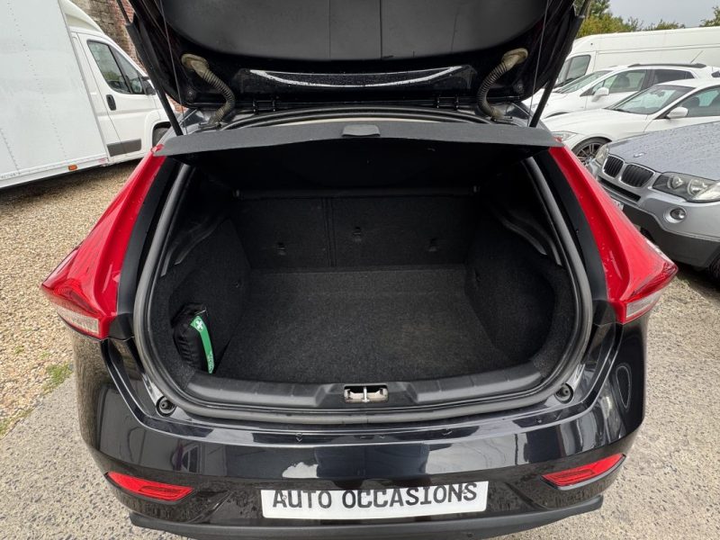 VOLVO V40 1.6 D 115Ch PACK KINETIC 78000KM GPS/CLIM/REGULATEUR DE VITESSE 