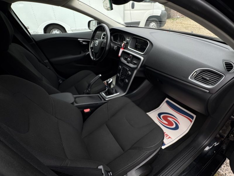 VOLVO V40 1.6 D 115Ch PACK KINETIC 78000KM GPS/CLIM/REGULATEUR DE VITESSE 