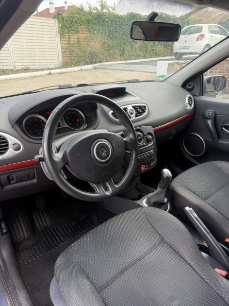 RENAULT CLIO 1.2 RIP CURL 2007 - 77 711Kms - Distrib ok - Parfait Etat - SUIVIT RENAULT 