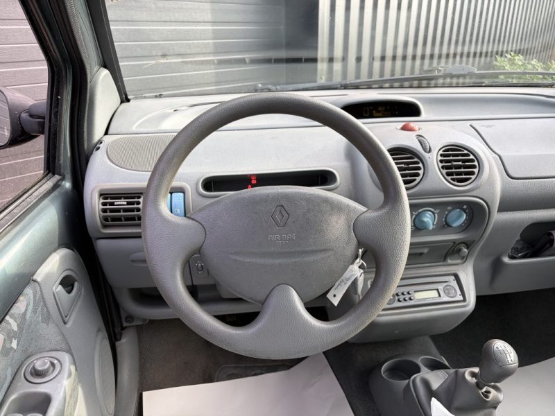 RENAULT TWINGO PACK AUTHENTIQUE 1.2 16V 2006 - GARANTIE 12 MOIS - JEUNE PERMIS = CARTE GRISE OFFERT 