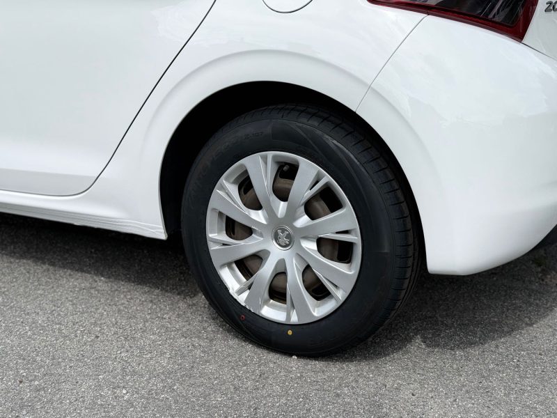 Peugeot 208 1.6 BlueHDi 75 ch Active - Clim – Bluetooth – Régulateur - Révisée & garantie 6 mois